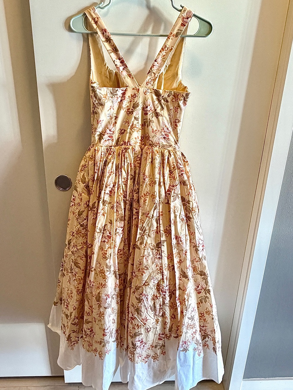 House of cb ALBA Honeyflower Print Gathered Cotton Midi Dress - Picture 4 of 5